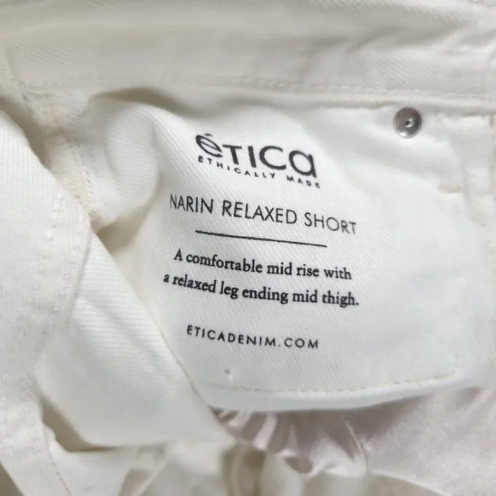 NWT etica NARIN RELAXED LONG SHORTS White Denim Laser Vortex Raw Hem Size 24‎